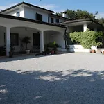 Miani *